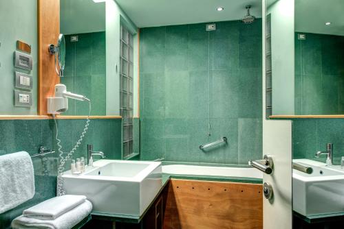 Habitación Triple del hotel Towers Stabiae Sorrento Coast