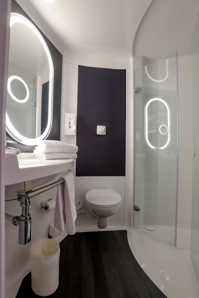 Habitación Estándar con 1 cama doble del hotel Ibis Haguenau Strasbourg Nord. Foto 13