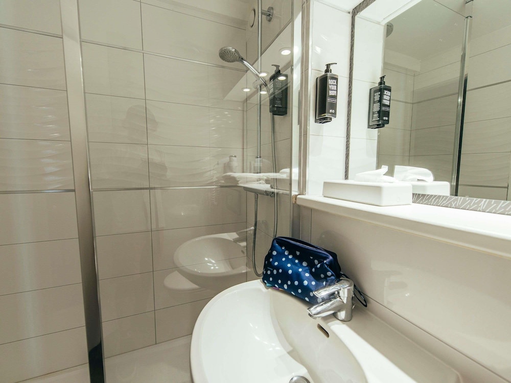 Habitación estándar con 2 camas individuales del hotel Ibis Haguenau Strasbourg Nord. Foto 6