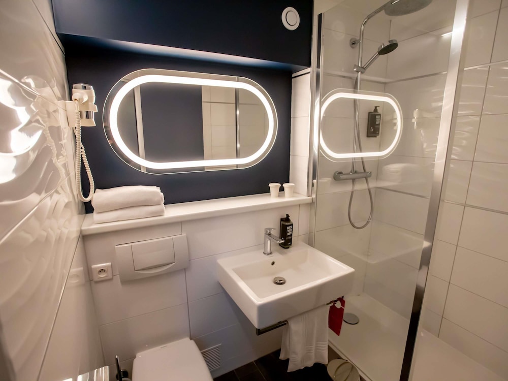 Habitación estándar con 2 camas individuales del hotel Ibis Haguenau Strasbourg Nord. Foto 7