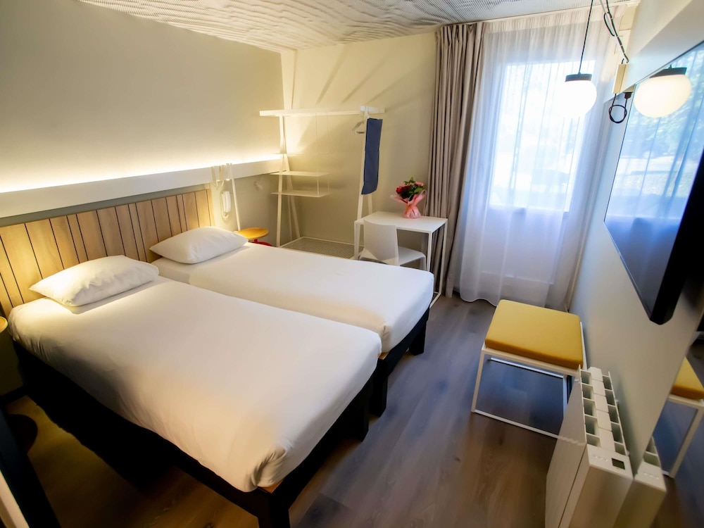 Habitación estándar con 2 camas individuales del hotel Ibis Haguenau Strasbourg Nord. Foto 10