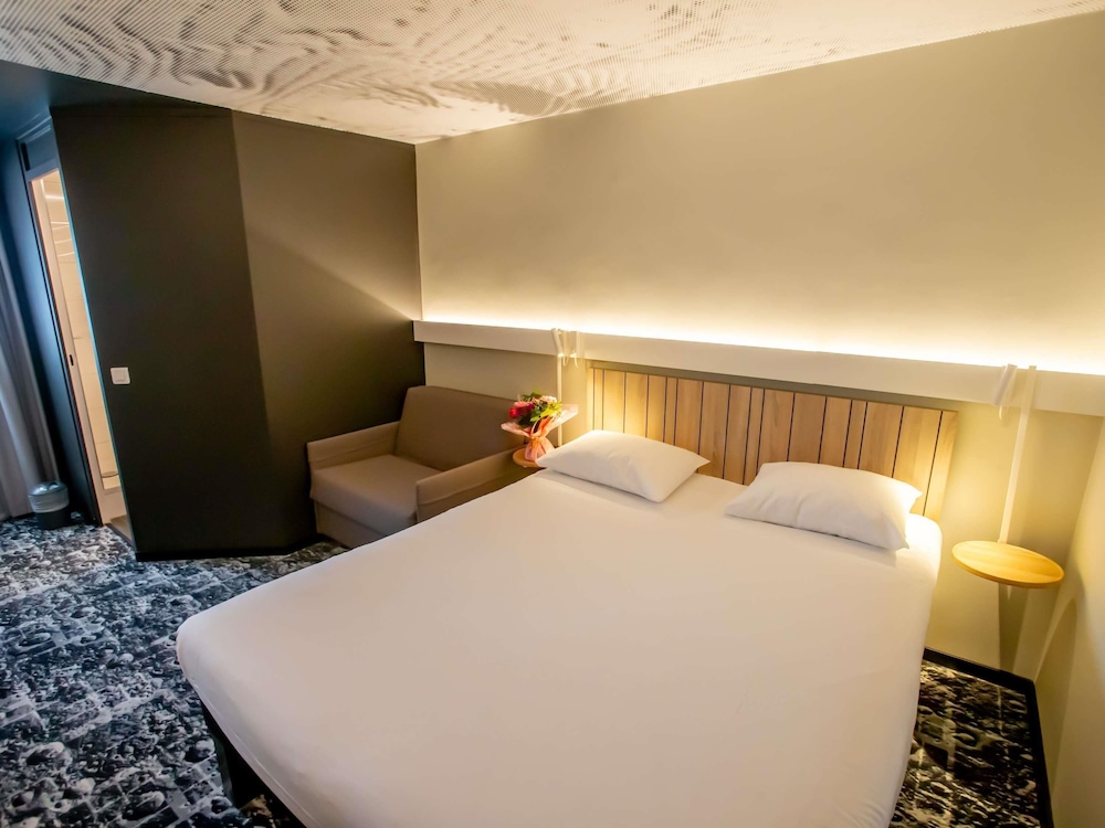 Habitación estándar con una cama doble y una cama individual del hotel Ibis Haguenau Strasbourg Nord