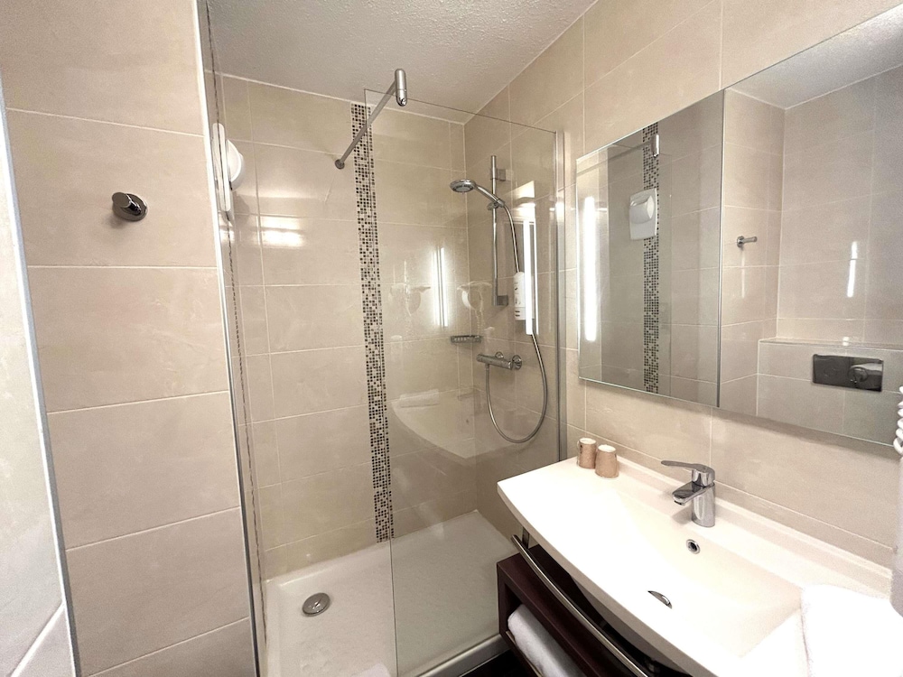 Habitación Estándar con 1 cama doble del hotel Ibis Styles Rouen Nord-barentin. Foto 5