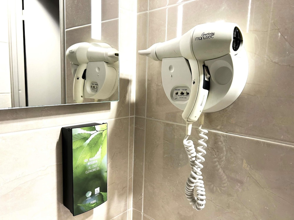 Habitación Estándar con 1 cama doble del hotel Ibis Styles Rouen Nord-barentin. Foto 7