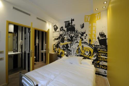 Habitación Doble con ducha - 2 camas del hotel The 3 Ducks Eiffel Tower By Hiphophostels