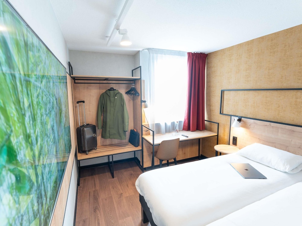 Suite estándar, 2 camas dobles, habitaciones comunicadas del hotel Ibis Styles Orleans. Foto 5
