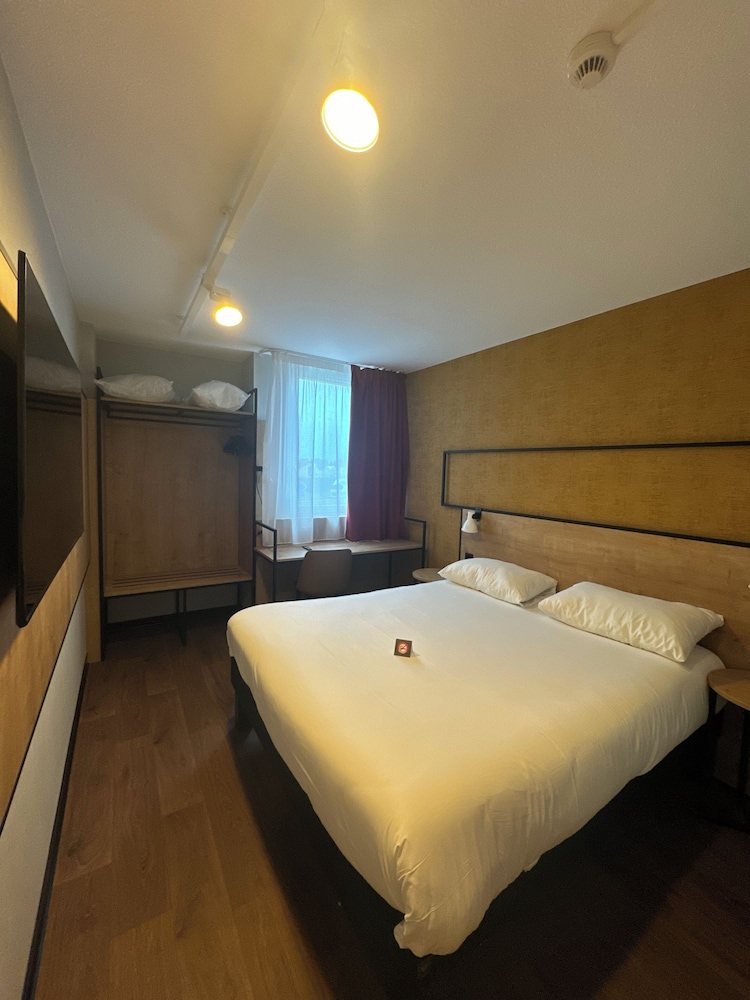 Suite estándar, 2 camas dobles, habitaciones comunicadas del hotel Ibis Styles Orleans. Foto 8