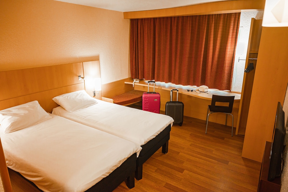 Habitación estándar con 2 camas individuales del hotel Ibis Belfort Danjoutin. Foto 2