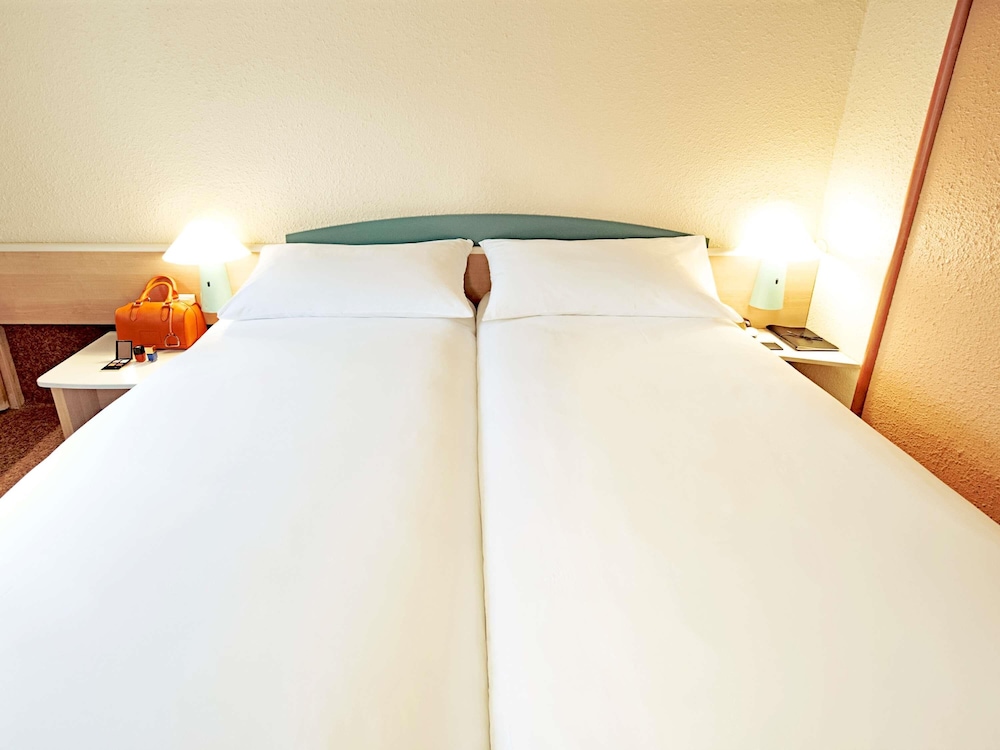 Habitación estándar con 2 camas individuales del hotel Ibis Belfort Danjoutin. Foto 6