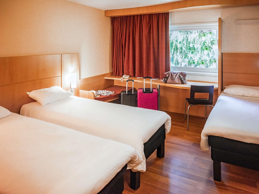 Habitación Estándar con 3 camas individuales del hotel Ibis Belfort Danjoutin. Foto 7