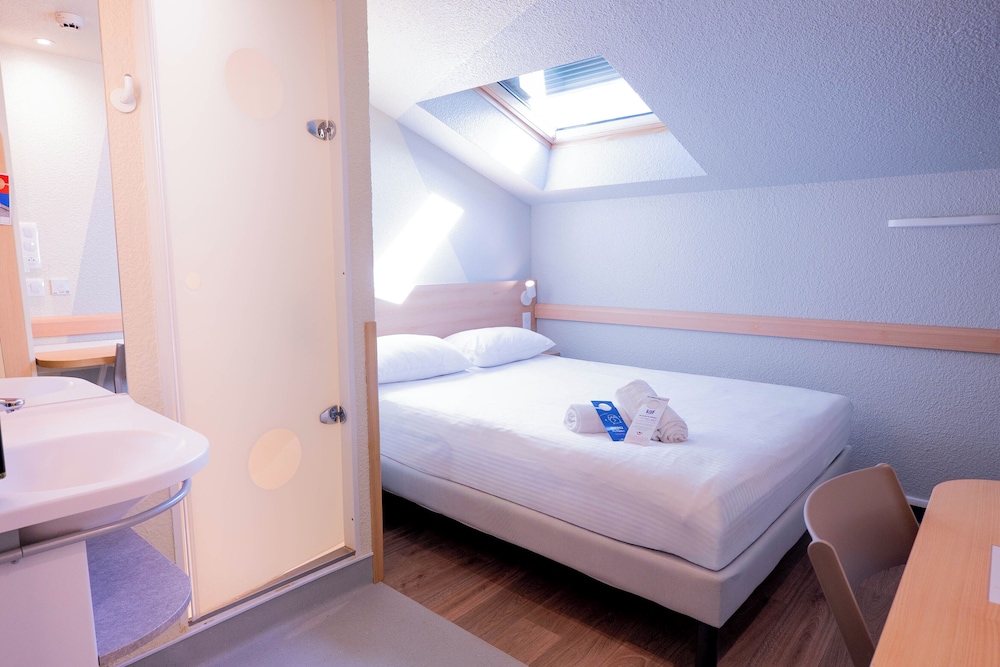DOBLE - Habitación con una cama grande del hotel Ibis Budget Metz Sud Augny