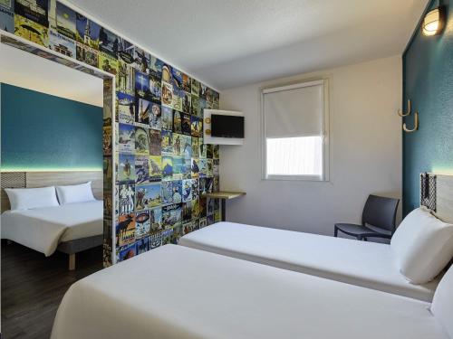 Habitación Familiar Cabrio con baño privado del hotel Hotelf1 Paris Porte De Châtillon. Foto 10
