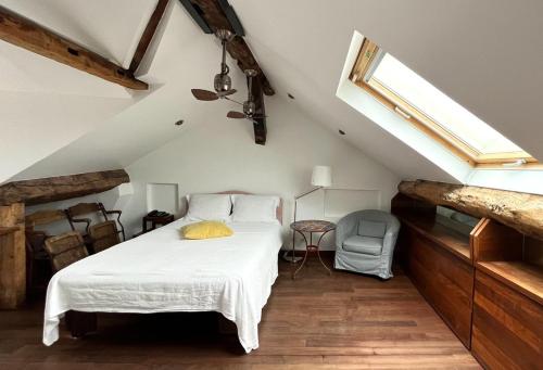 Habitación cuádruple del hotel Boutique Hôtel De La Place Des Vosges. Foto 8