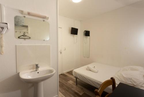 Habitación Doble del hotel De L'europe Belleville. Foto 25