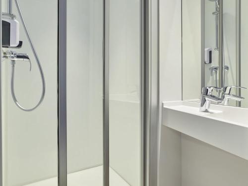 Habitación Cabrio con baño privado - Novedad #ontheroad del hotel Hotelf1 Mulhouse Centre Ouest