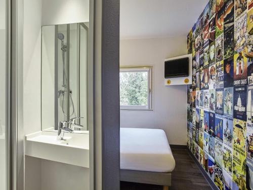 Habitación Cabrio con baño privado - Novedad #ontheroad del hotel Hotelf1 Mulhouse Centre Ouest. Foto 1