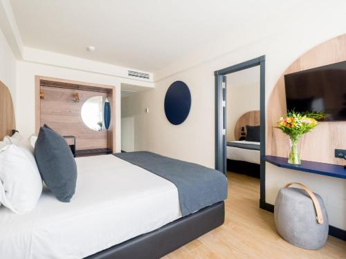 Habitación Doble con vistas al mar - 1 o 2 camas del hotel Sercotel Playa Canteras. Foto 8