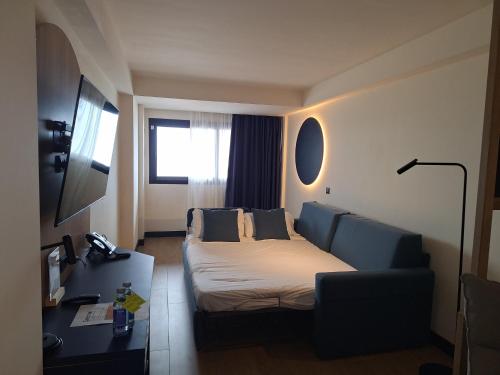 Habitación Familiar con vistas al mar del hotel Sercotel Playa Canteras. Foto 2