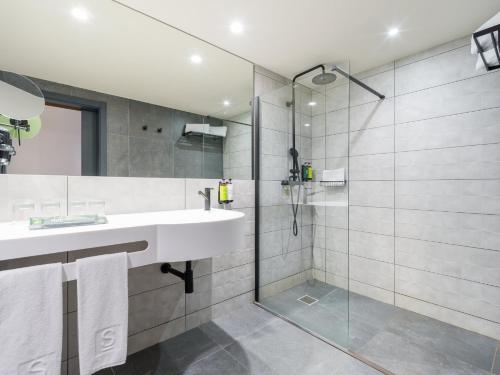 Family Room with Sea View del hotel Sercotel Playa Canteras. Foto 4