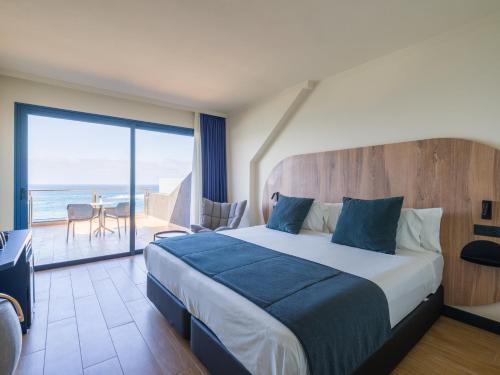Deluxe Double Room with Balcony and Sea View del hotel Sercotel Playa Canteras. Foto 1