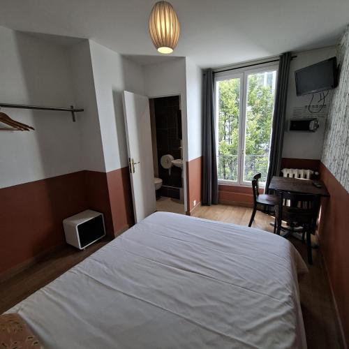 Habitación Doble con baño privado del hotel Caulaincourt Montmartre By Hiphophostels. Foto 3