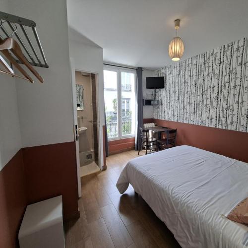 Habitación Doble con baño privado del hotel Caulaincourt Montmartre By Hiphophostels. Foto 4