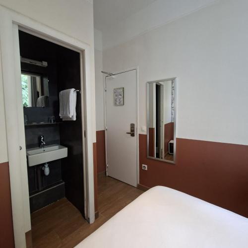 Habitación Doble con baño compartido del hotel Caulaincourt Montmartre By Hiphophostels. Foto 2