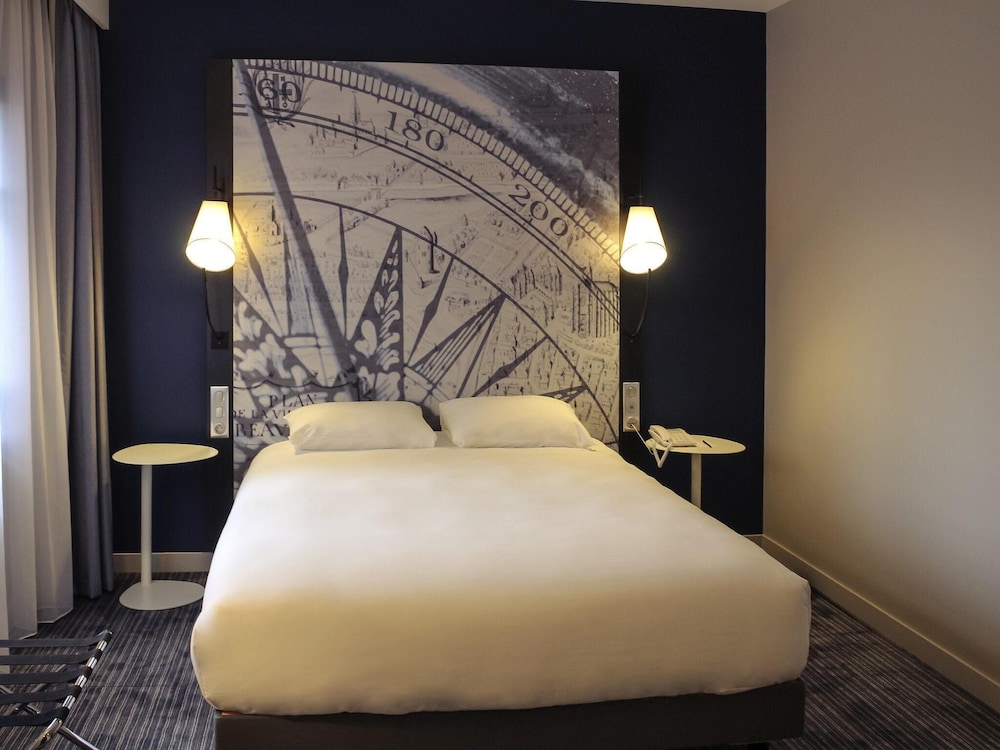 Habitación Classic con una cama doble de 160 x 200 cm del hotel Mercure Beauvais Centre Cathédrale