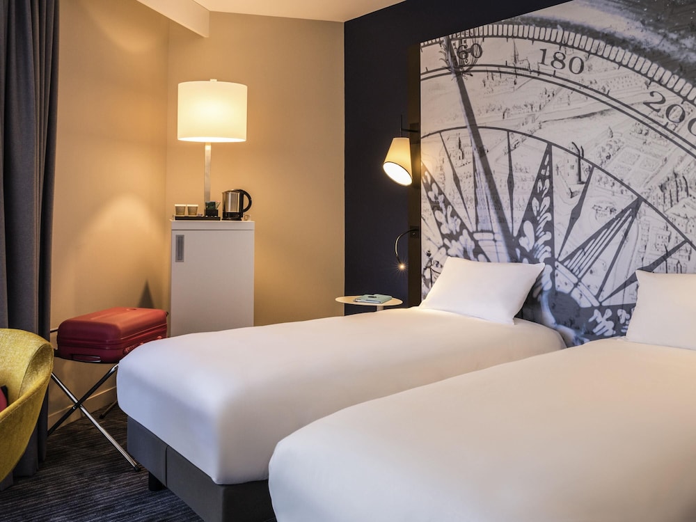 Habitación Classic con dos camas individuales de 90 x 200 cm del hotel Mercure Beauvais Centre Cathédrale