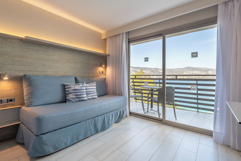 Estudio, balcón, vistas parciales al mar del hotel Leonardo Royal Mallorca Palmanova Bay. Foto 3