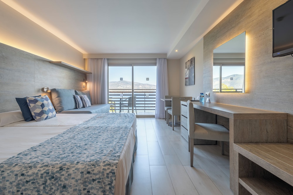Estudio, balcón, vistas parciales al mar del hotel Leonardo Royal Mallorca Palmanova Bay. Foto 4