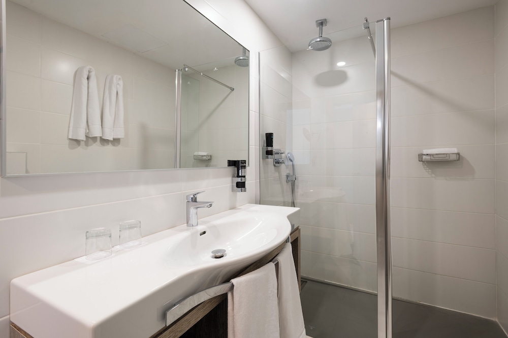 Suite, vistas al mar (Quintuple Room) del hotel Leonardo Royal Mallorca Palmanova Bay. Foto 16