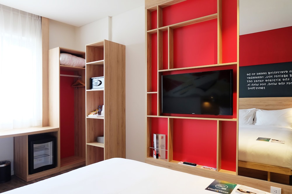 Habitación Estándar con 1 Cama Queen del hotel Ibis Saigon Airport. Foto 5