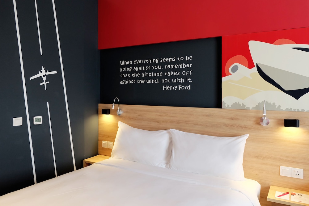 Estudio con cama Queen del hotel Ibis Saigon Airport. Foto 4