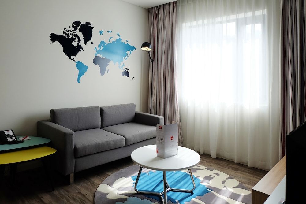 Estudio con 1 Cama King del hotel Ibis Saigon Airport. Foto 7