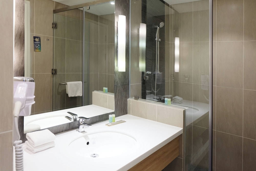 Apartamento con 2 dormitorios del hotel Ibis Saigon Airport. Foto 3