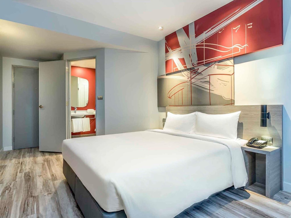 Habitación Estándar con 1 Cama Queen Size del hotel Ibis Bangkok Impact. Foto 7