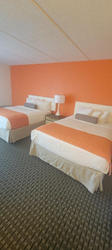 Habitación Doble con 2 camas dobles - No fumadores del hotel Howard Johnson By Wyndham Newburgh/west Point. Foto 2