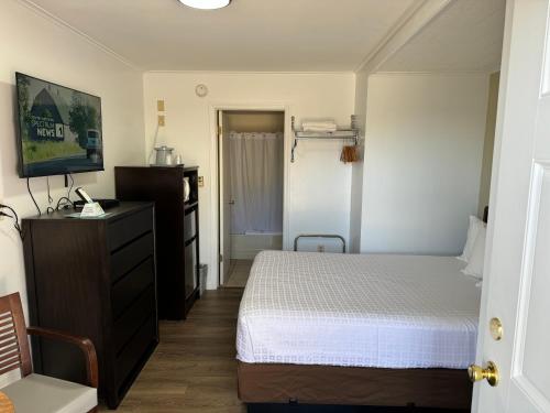 Habitación Doble Pequeña del hotel Lake 'n Pines. Foto 1