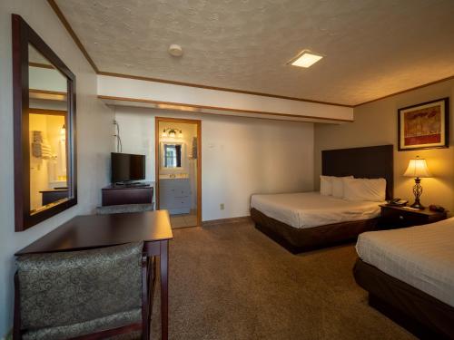 Habitación Doble con vistas a la piscina del hotel Lake 'n Pines. Foto 2