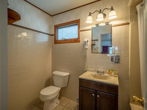 Habitación Doble con balcón del hotel Lake 'n Pines. Foto 4