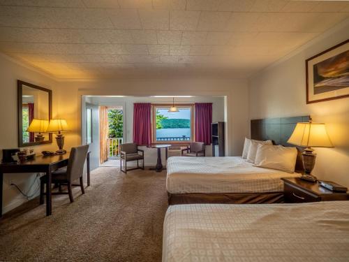 Habitación Doble con balcón del hotel Lake 'n Pines. Foto 6