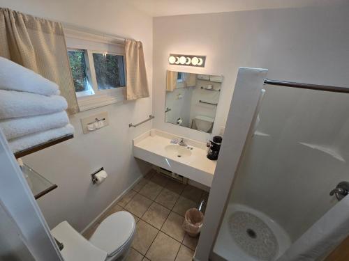 Habitación Doble Estándar del hotel Lake View. Foto 17