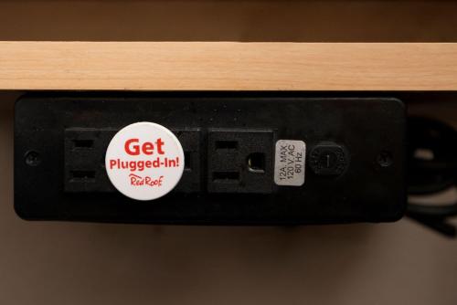 Habitación Deluxe - 2 camas dobles - No fumadores del hotel Red Roof Inn Utica. Foto 5