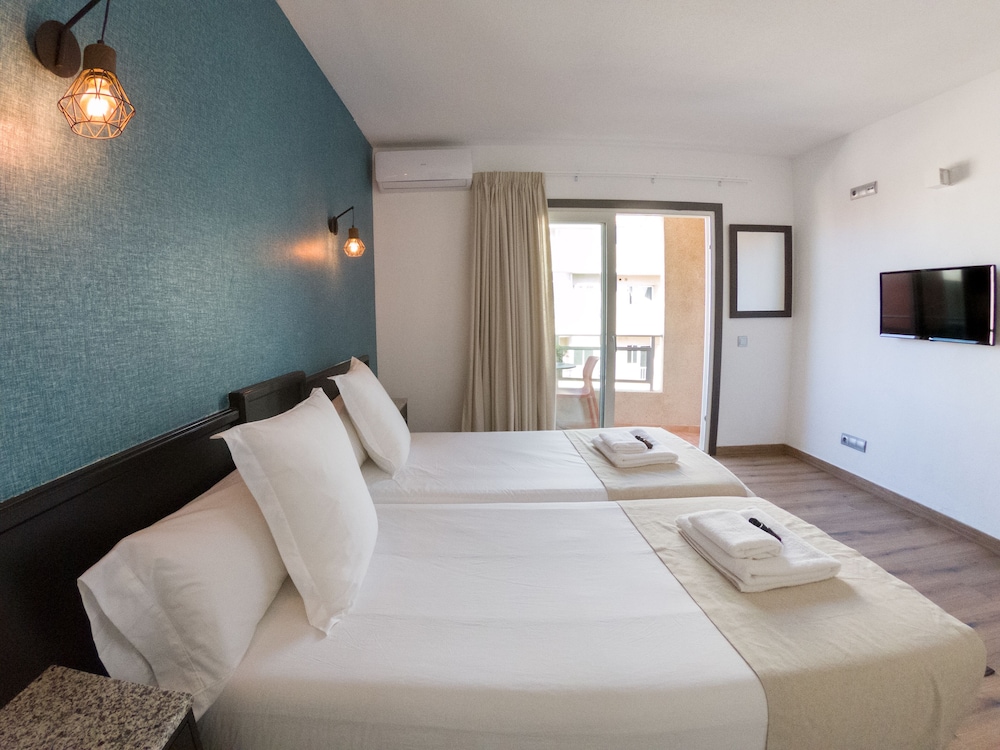 Habitación con 2 camas individuales del hotel Ventus. Foto 9