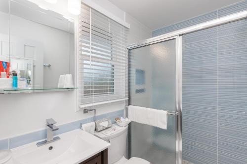 Habitación Doble con patio - cama grande del hotel Aqualina Inn Montauk. Foto 5