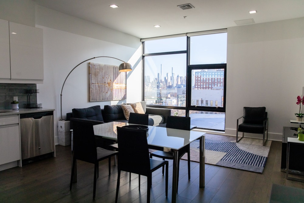 Apartamento Premium, 2 habitaciones, vistas a la ciudad del hotel Dharma Home Suites Hoboken At Novia. Foto 10