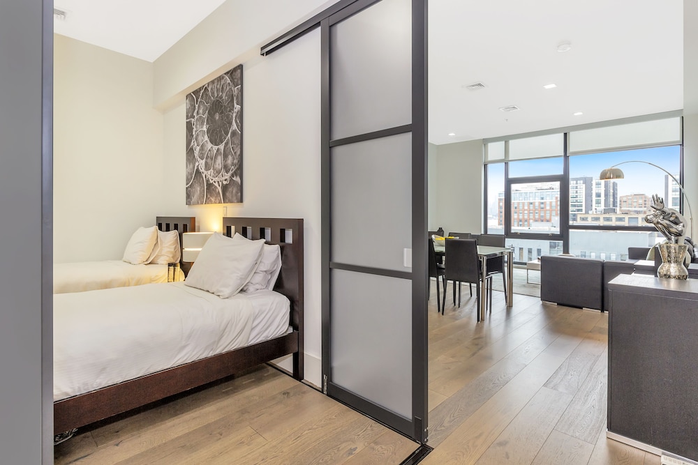 Apartamento Premium, 2 habitaciones, vistas a la ciudad del hotel Dharma Home Suites Hoboken At Novia. Foto 2