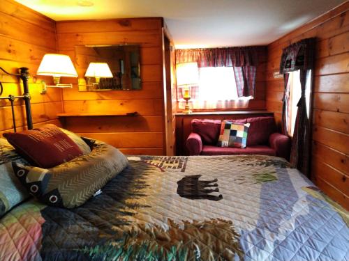 Suite Doble Deluxe - Cama grande del hotel Cramers Point & Cottages. Foto 5