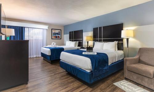 Habitación Doble Superior con cama grande y vistas al lago - FAMQLV del hotel Palazzo Lakeside
